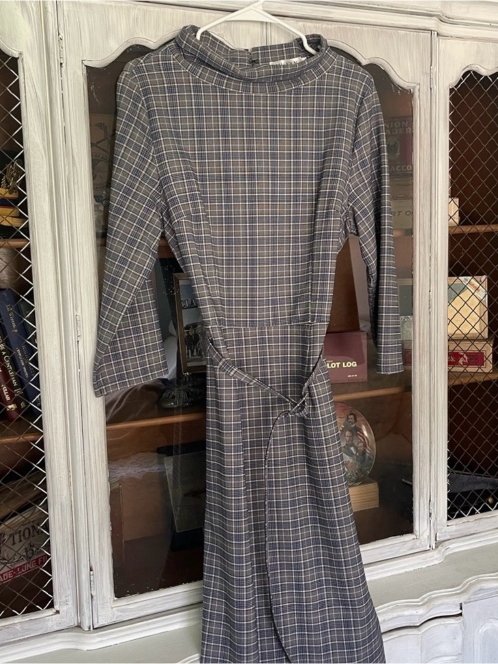 Classic Plaid Long-Sleeve Midi Dress in Gray